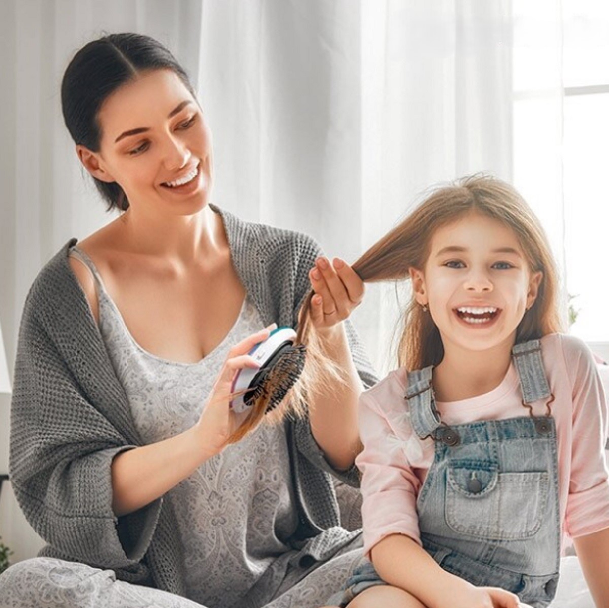 Ionizačná rozčesávacia kefa na vlasy